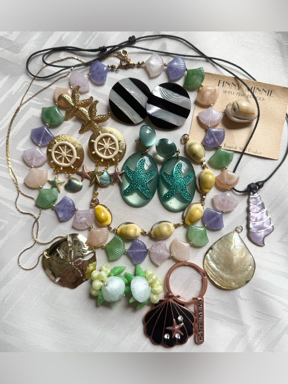 VTG Multicolor Shell & Starfish Drop Earrings Brooch Jewelry Lot Necklace Craft
